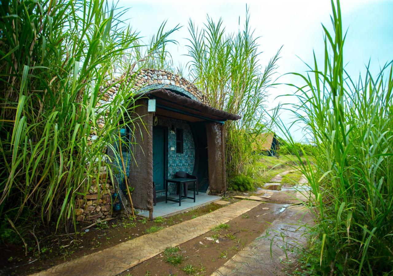 Shining Caves Resort In Anaikatti By Voye Homes Varagampadi Exterior photo